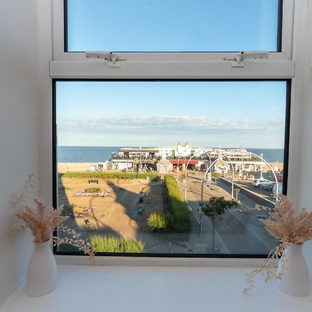 Sea Views Modern Two Bedroom Apartment Lowestoft Exterior photo