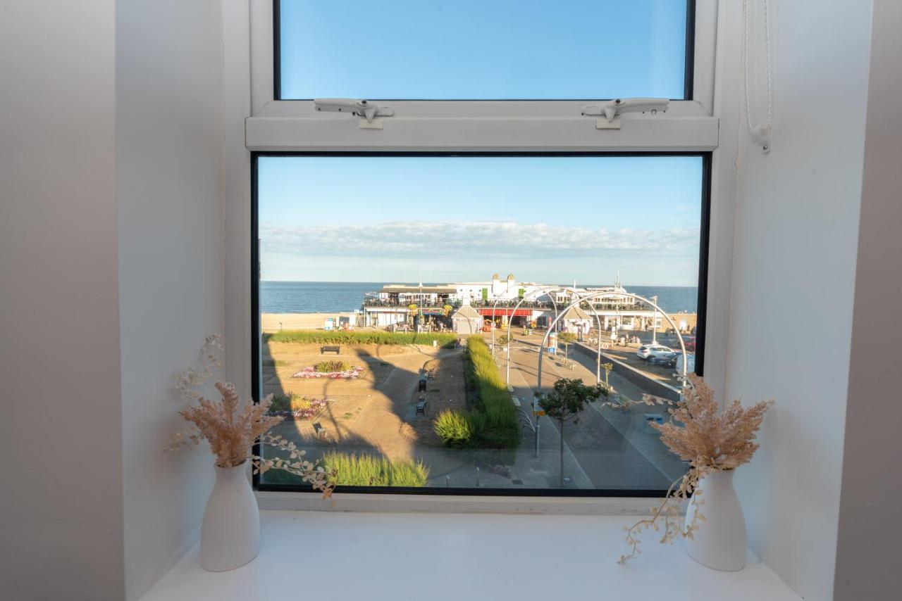 Sea Views Modern Two Bedroom Apartment Lowestoft Exterior photo