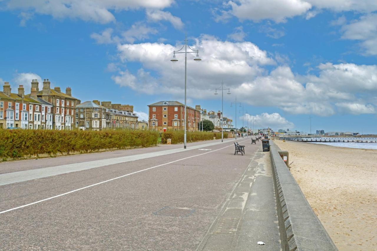 Sea Views Modern Two Bedroom Apartment Lowestoft Exterior photo
